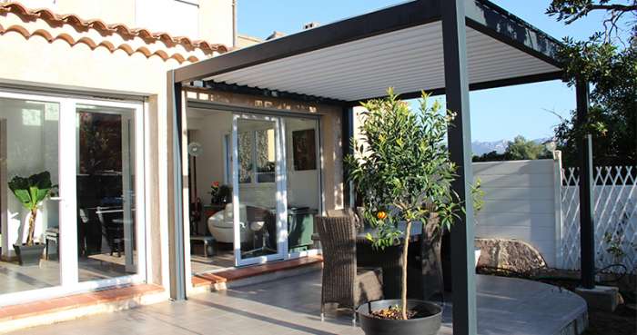 Pergola bioclimatique : comment choisir parmi tous les modèles de pergolas ?