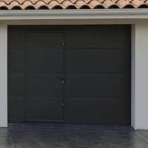 Porte de garage sectionnelle avec porte anthracite