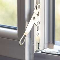 Verrou semi-fixe sur fenêtre PVC 2 vantaux gamme Design