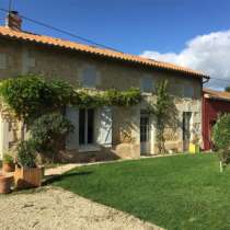Maison avec volets battants ALU 27mm lames verticales 1 et 2 vantaux