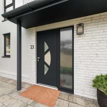 Entrée avec porte ALU vitrage demi lune sablé RAL 7016