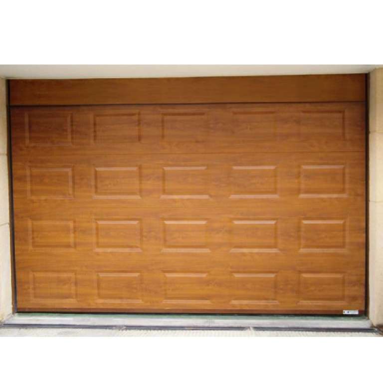 Porte de garage sectionnelle motorisée sur mesure ambiance