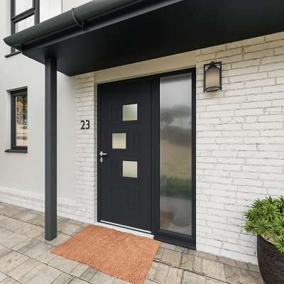 Entrée avec porte ALU RAL 7016 vitrage sablé et moulures