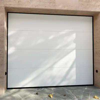 Porte de garage sectionnelle blanche RAL 9010
