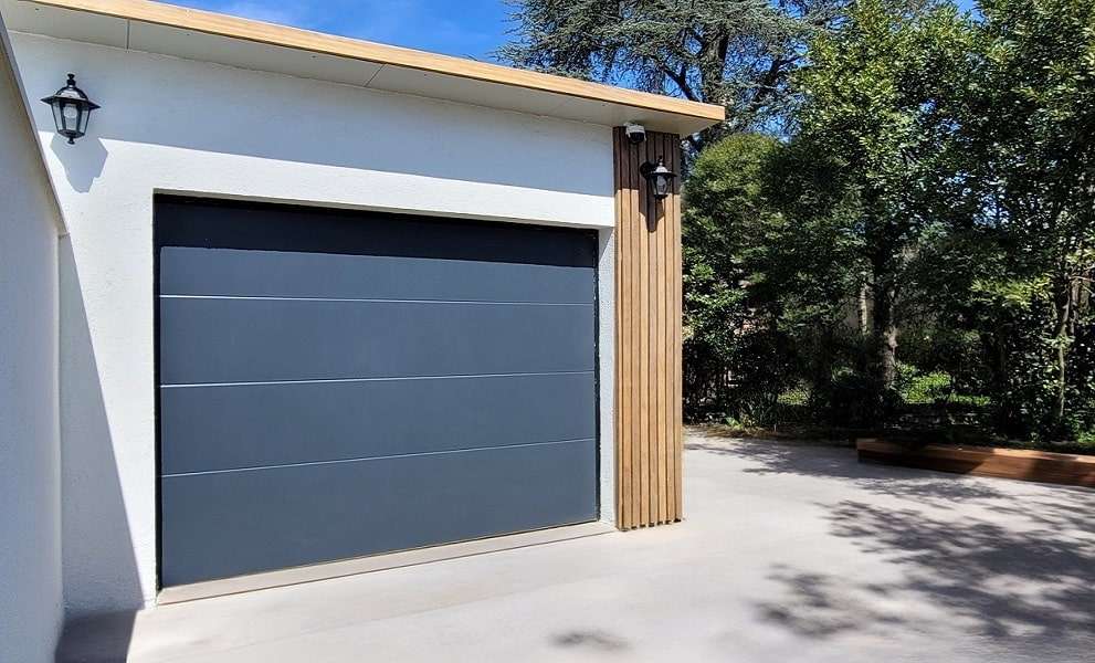 Porte de garage sectionnelle en ACIER Gris Anthracite RAL 7016
